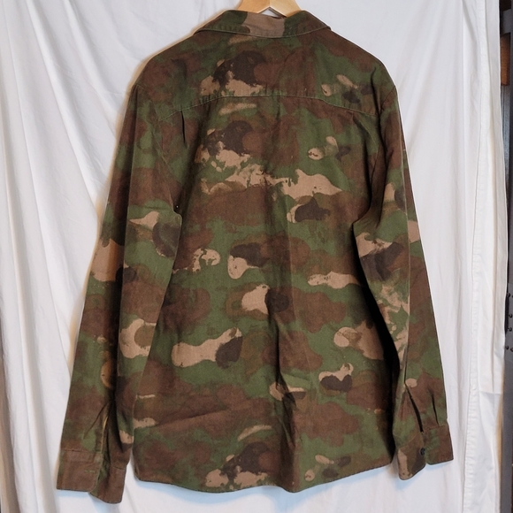 Volcom Stone Classic Fit Button Up  Camouflage Shirt XL - Picture 4 of 6